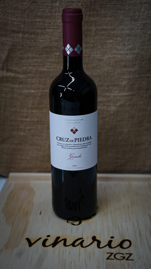 CRUZ DE PIEDRA GARNACHA